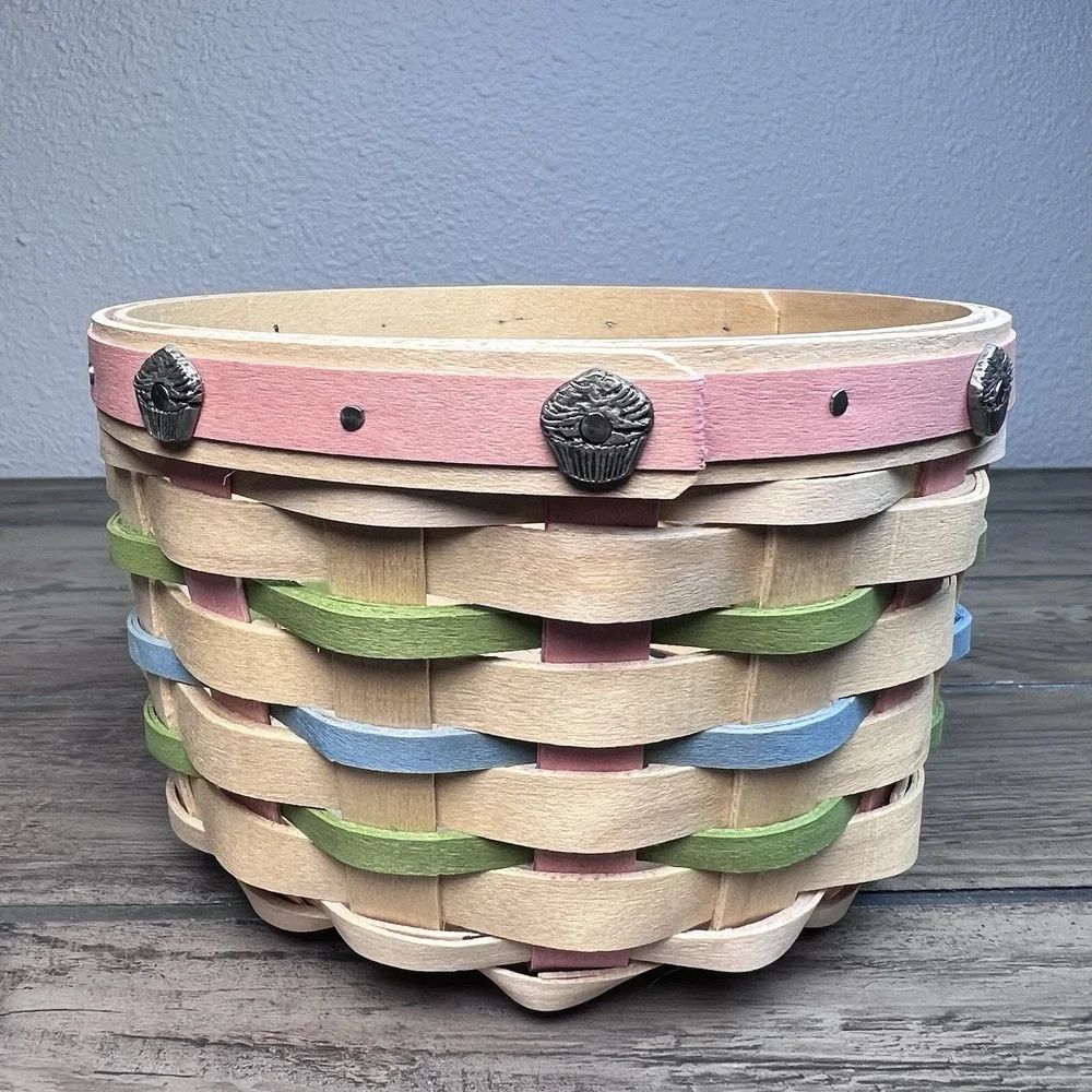 Longaberger 2006 Collectors Club Homestead Gathering Event Large Cupcake Basket